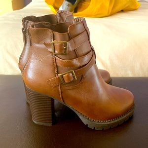 Forever 21 chunky heel ankle boots